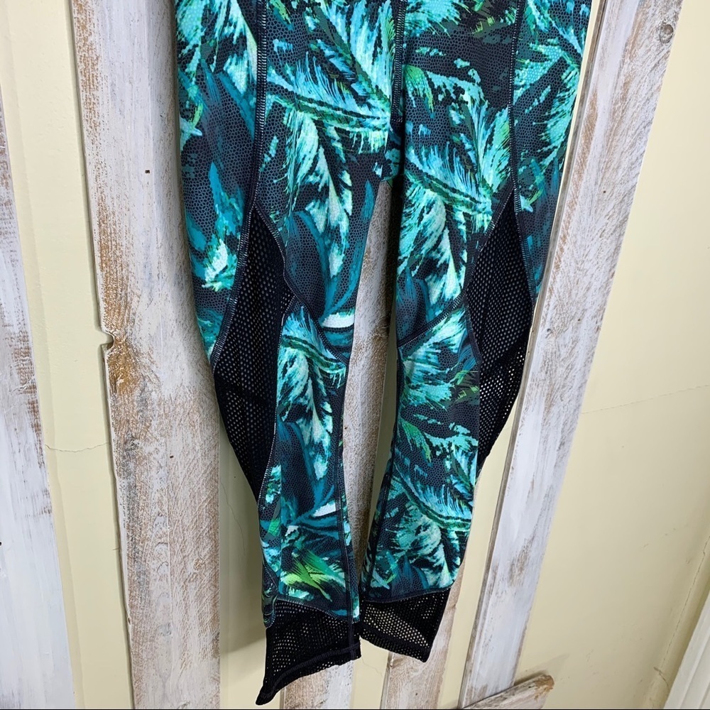 Athleta Tropical Palm Print Mesh Cropped Leggings - Picture 3 of 11